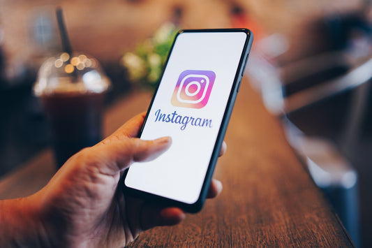 pesar del cierre de las compras en vivo en Instagram, aún puedes vender productos a través de la plataforma.