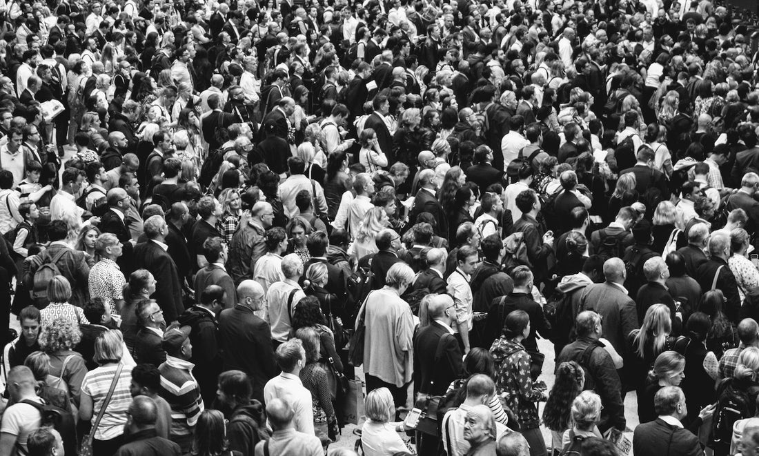 Principios para hacer que su negocio se destaque entre la multitud: Romper barreras y superar límites debería estar en el plan de juego de todo emprendedor.